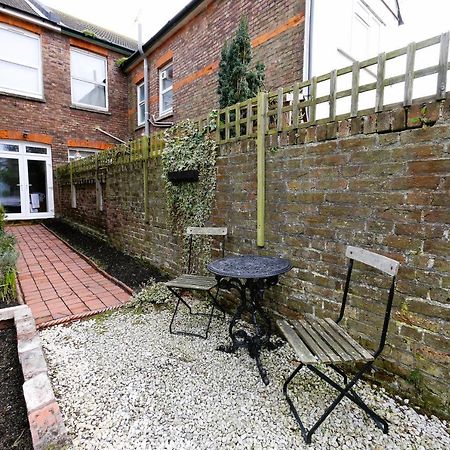 Quirky Spacious Ground Floor Victorian Garden Flat Worthing Exterior photo